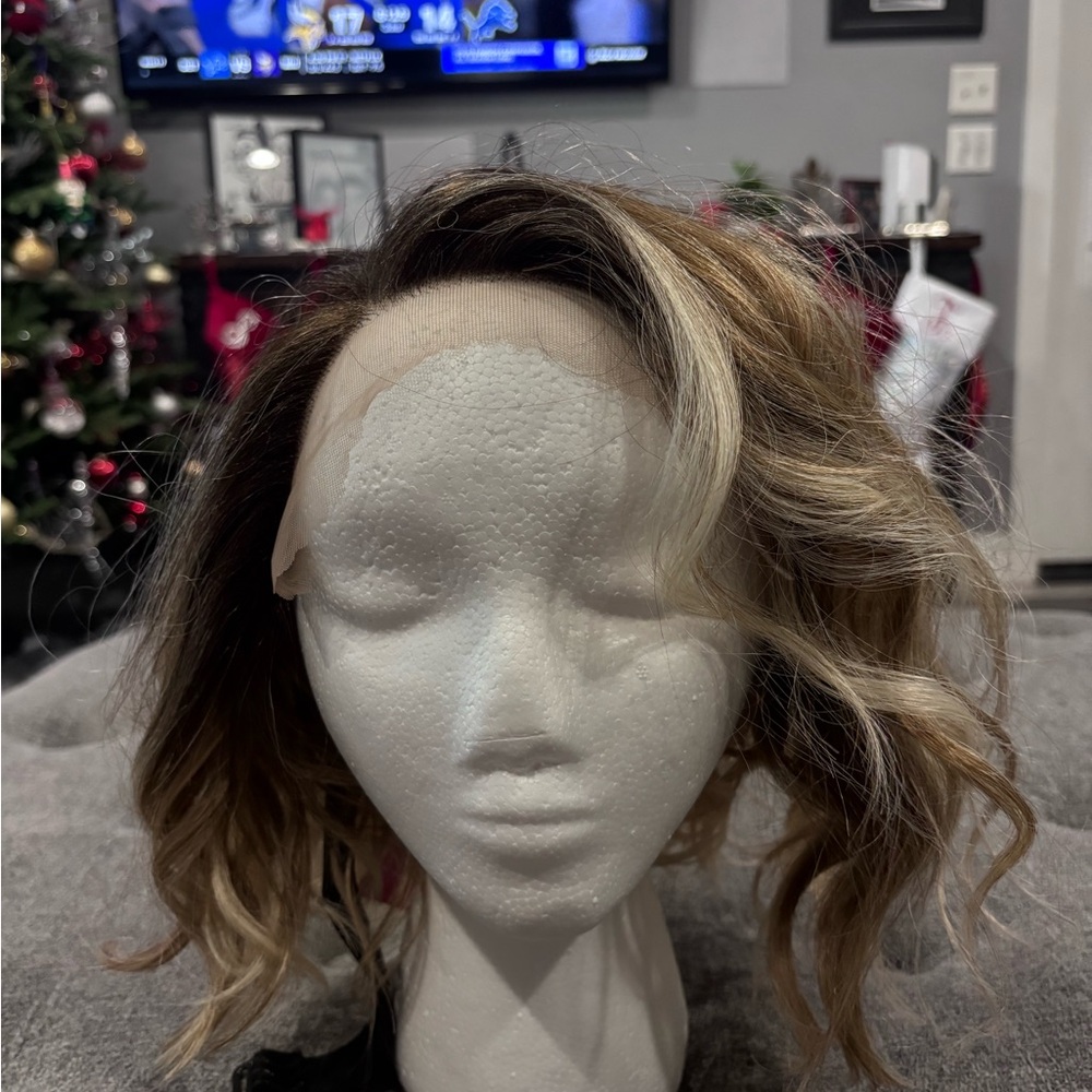 Chelsey Smith Crowns  Marisol (Biscotti coloring) NWT